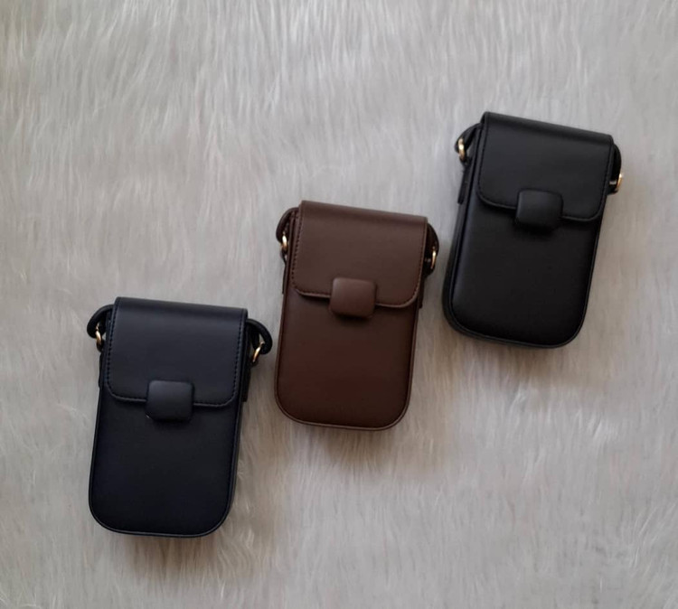 کیف موبایلی کارولینا