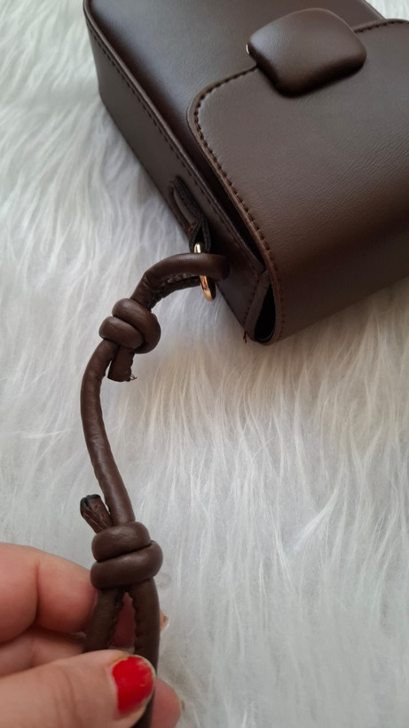 کیف موبایلی کارولینا