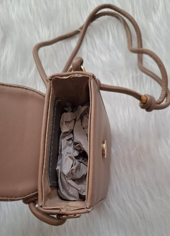 کیف موبایلی کارولینا
